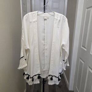 Roxy 100% Viscose White Kimono with Black Accents